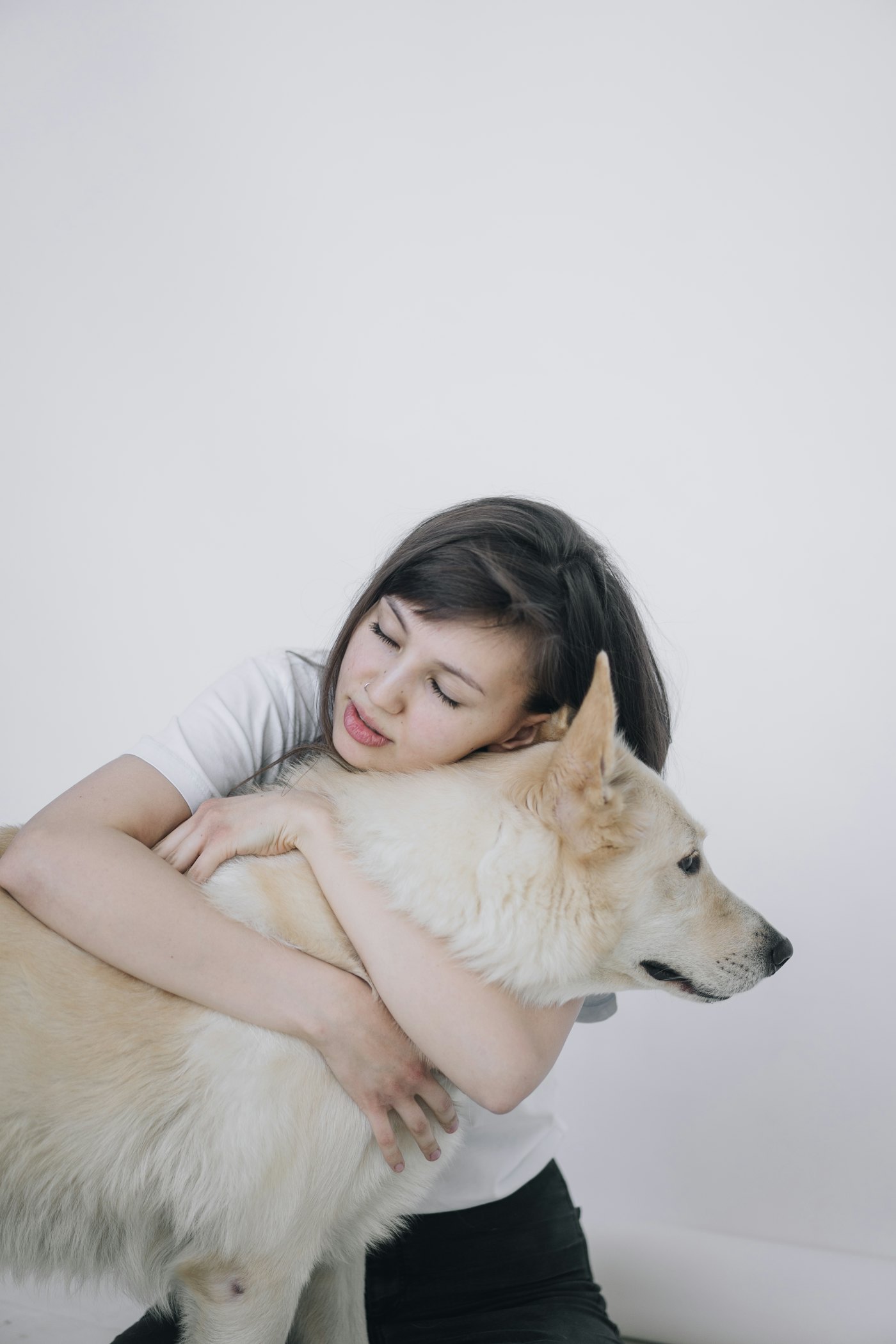 Owner of Haus Juris with a dog